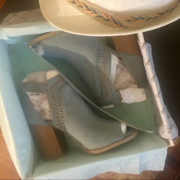 ‼️FEW LEFT‼️💙BLUE GRAY SUEDE PEEP TOE BOOTIES NIB - Picture 8 of 8